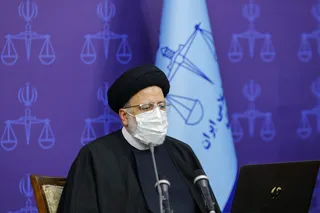 مکتب شهید سلیمانی در امتداد مکتب امام خمینی (ره) و عاشوراییان است/ مردان و زنانی که می‌خواهند در جامعه تحول آفرین باشند، باید در پرتو بندگی خداوند متعال دارای ظرفیت شوند