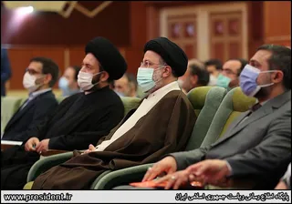 تصاویردیدار رئیس جمهور با نخبگان ، علماء ، خانواده شهدا ، ایثارگران و جمعی از اقشار مختلف مردم