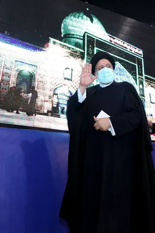 تصاویر دیدار رئیس جمهور با نخبگان ، علماء ، خانواده شهدا ، ایثارگران و جمعی از اقشار مختلف مردم