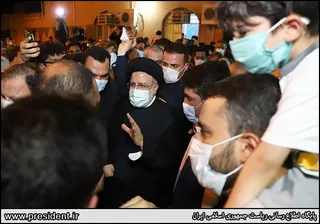 حضور سرزده رئیس جمهور در محله منبع آب اهواز