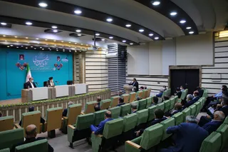 تصاویر  نشست با فعالان اقتصادی ، تجار و بازرگانان