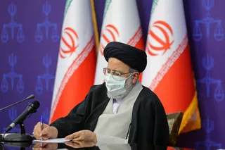 دستور آیت الله رئیسی برای تعیین تکلیف سریع خودروهای دپو شده در انبارها/ وضعیت انبارهای کالاهای مصادره شده نگران کننده است/ نباید کالایی ۱۰ سال در انبار بماند و پس از خراب شدن به بیرون از انبار منتقل شود/ صدور آرا و تعیین تکلیف اموال نباید طولانی شود