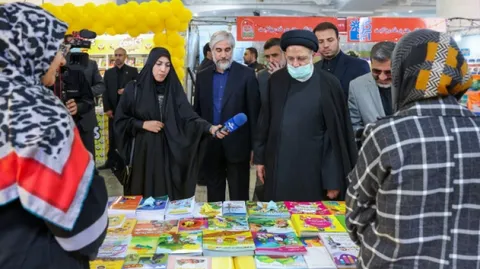 تصاویر  بازدید از سی و چهارمین نمایشگاه بین المللی کتاب تهران