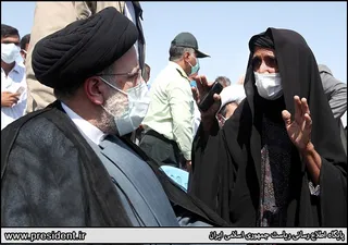 تصاویر بازدید هوایی از مناطق مرزی ایران و افغانستان و حضور و سخنرانی در روستای ملاعلی
