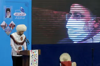 تصاویر دیدار رئیس جمهور با نخبگان ، علماء ، خانواده شهدا ، ایثارگران و جمعی از اقشار مختلف مردم