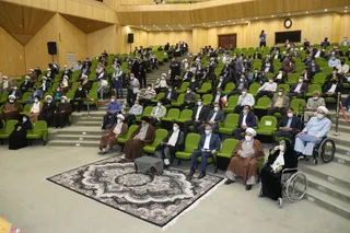 تصاویر دیدار رئیس جمهور با نخبگان ، علماء ، خانواده شهدا ، ایثارگران و جمعی از اقشار مختلف مردم