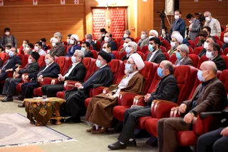 تصاویر دیدار رئیس جمهور با نخبگان ، علماء ، خانواده شهدا ، ایثارگران و جمعی از اقشار مختلف مردم