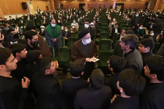 تصاویر دیدار رئیس جمهور با نخبگان ، علماء ، خانواده شهدا ، ایثارگران و جمعی از اقشار مختلف مردم