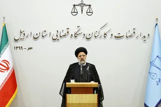 قداست دستگاه قضا در گرو صدور آرا و احکام قضایی مبتنی بر شرع است/ همکاران دستگاه قضا مراقب باشند به جای برطرف کردن دغدغه مردم بر رنج آنها نیفزایند/ مثل صاحبخانه برای رفع مشکلات و کاستی‌های قوه قضاییه تلاش کنیم