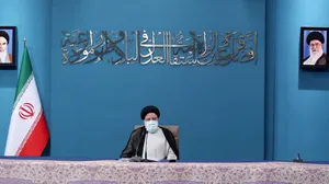 دولت در کنار مردم است و حمایت از منافع و معیشت آنها را خط قرمز خود می‌داند/ به زودی با مردم درباره اجرای طرح مردمی‌سازی نظام پرداخت یارانه‌ها سخن خواهم گفت