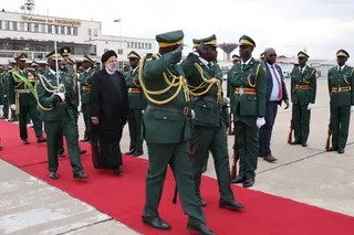 تصاویر دکتر رئیسی هراره را به مقصد تهران ترک کرد