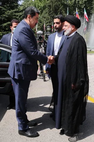 تصاویر استقبال رسمی از رئیس جمهور ونزوئلا