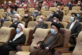تصاویر دیدار رئیس جمهور با نخبگان ، علماء ، خانواده شهدا ، ایثارگران و جمعی از اقشار مختلف مردم