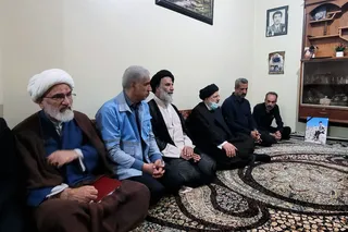 تصاویر حضور آیت‌الله رئیسی در محل ساختمان متروپل آبادان