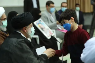 تصاویر دیدار و گفتگوی صمیمی با جمعی از خانواده شهدای مازندران