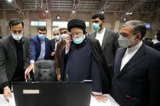 تصاویر بازدید از مرکز رسیدگی به نامه های مردمی در رشت
