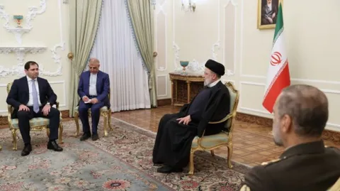 دیدار وزیر دفاع ارمنستان با رئیس جمهور