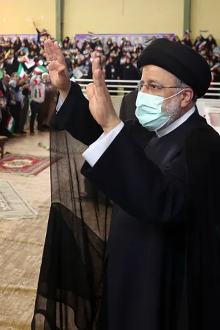 تصاویر دیدار رئیس جمهور با اقشار مختلف مردم خراسان شمالی
