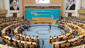 صادرکنندگان افسران و سربازان جنگ تحریمی علیه کشور هستند