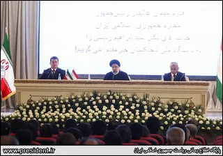 تصاویر اعطای مدرک دکترای افتخاری به رئیس جمهور و سخنرانی در دانشگاه ملی تاجیکستان