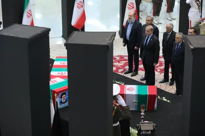 ادای احترام مقامات کشورها به مقام رئیس جمهور شهید و همراهان
