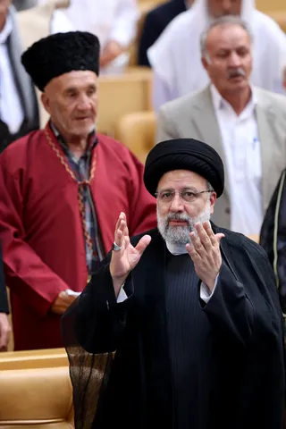 تصاویر نشست علما و نخبگان اهل سنت سراسر کشور با رئیس جمهور