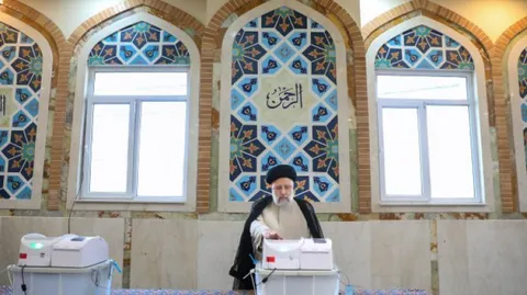 مشارکت دکتر رئیسی در مرحله دوم انتخابات مجلس شورای اسلامی