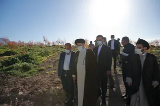 بازدید آیت الله رئیسی از مجموعه ۲ هزار هکتاری کشت و صنعت لرستان