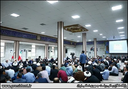 تصاویر دیدار با جمعی از فعالان فرهنگی و اجتماعی خوزستان