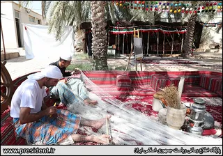 تصاویر سخنرانی در جمع مردم دلوار در خانه-موزه رئیسعلی دلواری