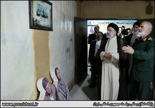 تصاویر حضور در محل یادبود «ستاد فرماندهی قرارگاه مرکزی کربلا» در دوران دفاع مقدس