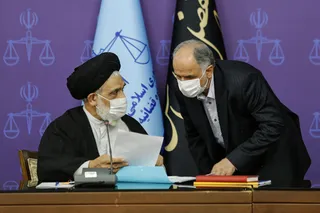 بخشی از مشکلات امروز کشور ناشی از چشم دوختن به لبخند یا خشم خارجی هاست؛ داشتن روحیه جهادی و کار انقلابی گره گشاست/ رفتار آمریکایی‌ها هم نقض «حقوق بین الملل» است هم نقض «حقوق معاهدات» / باید انجام تکالیف اروپایی‌ها از آنها مطالبه شود