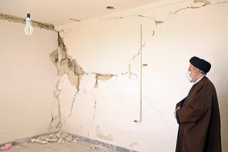 دستگاه قضایی وظیفه نظارت و قضاوت را به صورت خستگی ناپذیر تا حصول نتیجه بر عهده دارد/ عدالت اجتماعی و اقتصادی می‌تواند آسیب‌های اجتماعی را کاهش دهد