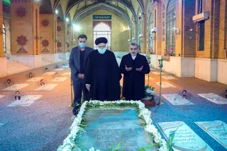 تصاویر تجدید میثاق آیت الله رئیسی و اعضای هیأت دولت با آرمان‌های امام راحل و شهدای انقلاب اسلامی