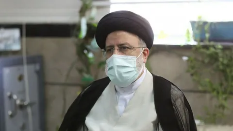 آیت‌الله رئیسی: دولت باید برای از بین‌بردن آسیب‌های اجتماعی تلاش کند