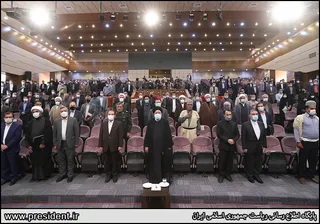تصاویر دیدار رئیس جمهور با نخبگان ، علماء ، خانواده شهدا ، ایثارگران و جمعی از اقشار مختلف مردم کهکیلویه وبویراحمد