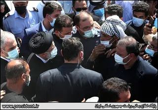 تصاویر بازدید هوایی رئیس جمهور از منطقه دشت آزادگان و هورالعظیم و حضور در میان مردم روستاهای اطراف هویزه