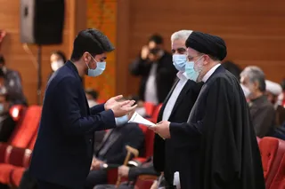 تصاویر دیدار رئیس جمهور با نخبگان ، علماء ، خانواده شهدا ، ایثارگران و جمعی از اقشار مختلف مردم