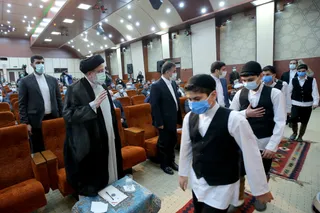 تصاویر دیدار رئیس جمهور با نخبگان ، علماء ، خانواده شهدا ، ایثارگران و جمعی از اقشار مختلف مردم