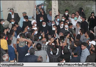 تصاویر حضور سرزده دکتر رئیسی در محله محروم حاشیه شهر ایلام