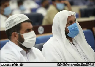 تصاویر نشست علمای شیعه و سنی، نمایندگان اقشار مختلف و مدیران شهرستان چابهار با حضور رئیس جمهور