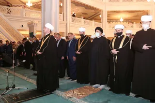 تصاویر حضور آیت‌الله رئیسی در جمع نمازگزاران مسجد جامع مسکو