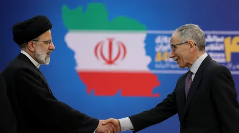 تصاویر تبریک سالروز پیروزی انقلاب اسلامی از سوی سفرا و رؤسای سازمان‌های خارجی مقیم تهران به رییس جمهور