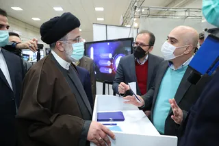 تصاویر بازدید رئیس جمهور از نمایشگاه دستاوردهای فناورانه دانشگاه صنعتی شریف