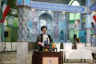 حضور رئیسی در مسجد ارشاد شهرری جهت انداختن رای خود به صندوق انتخابات