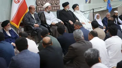 نشست  نشست با جمعی از علما و سران طوایف جنوب سیستان و بلوچستان