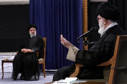 تصاویر دیدار رئیس‌جمهور و اعضای هیئت دولت با رهبر معظم انقلاب اسلامی