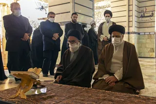 آیت‌الله رئیسی با حضور بر مزار آیت‌الله یزدی از مقام این عالم انقلابی تجلیل کرد