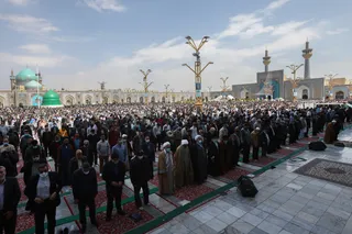 تصاویر حضور رئیس جمهور در نماز جمعه مشهد