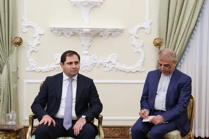 دیدار وزیر دفاع ارمنستان با رئیس جمهور